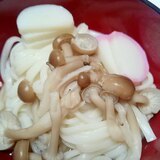 紅白かまぼこのうどん